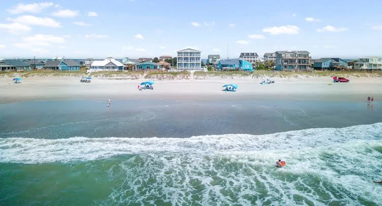Is the Crystal Coast Crowded in Summer?